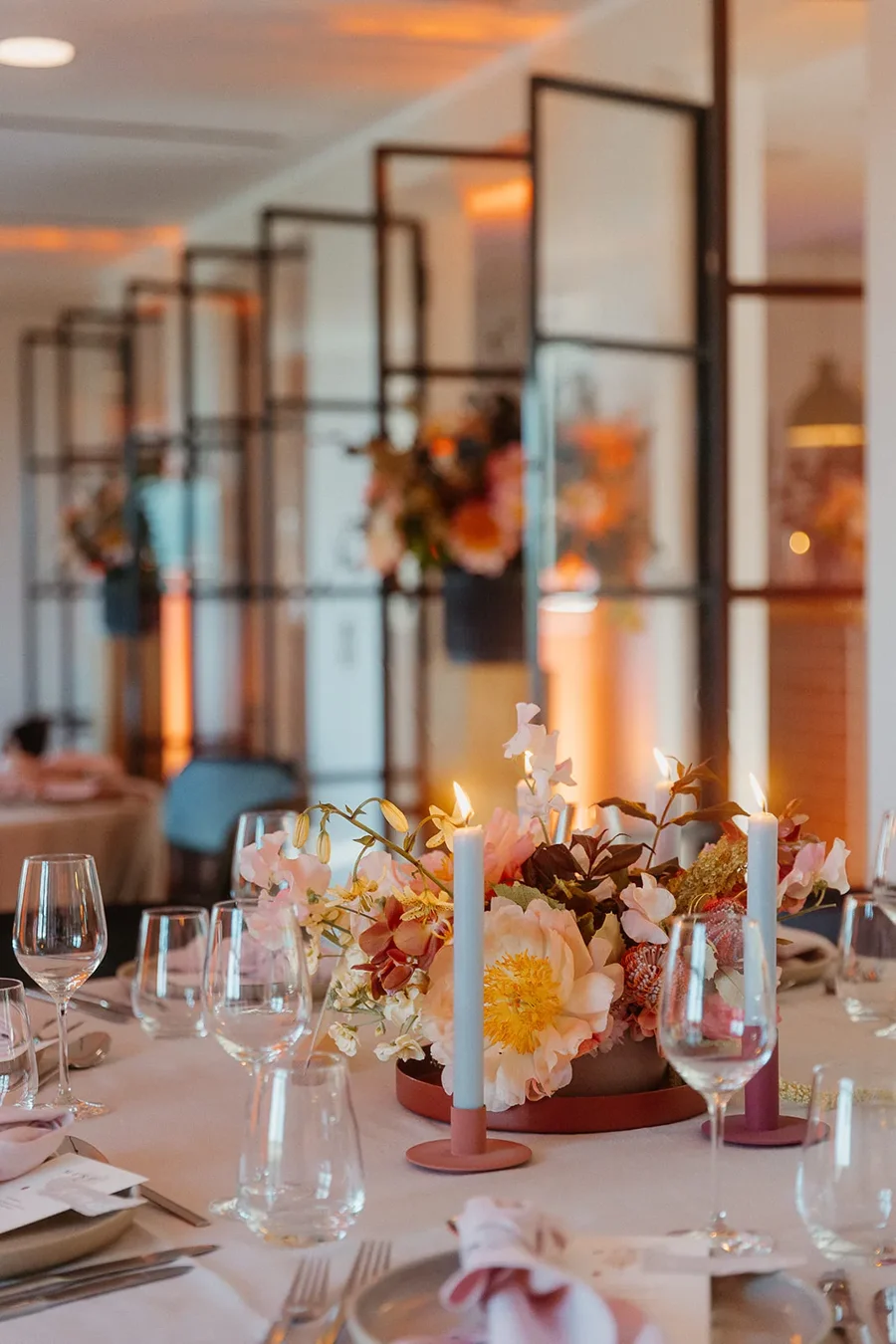 Modern Wedding by Lake Müritz