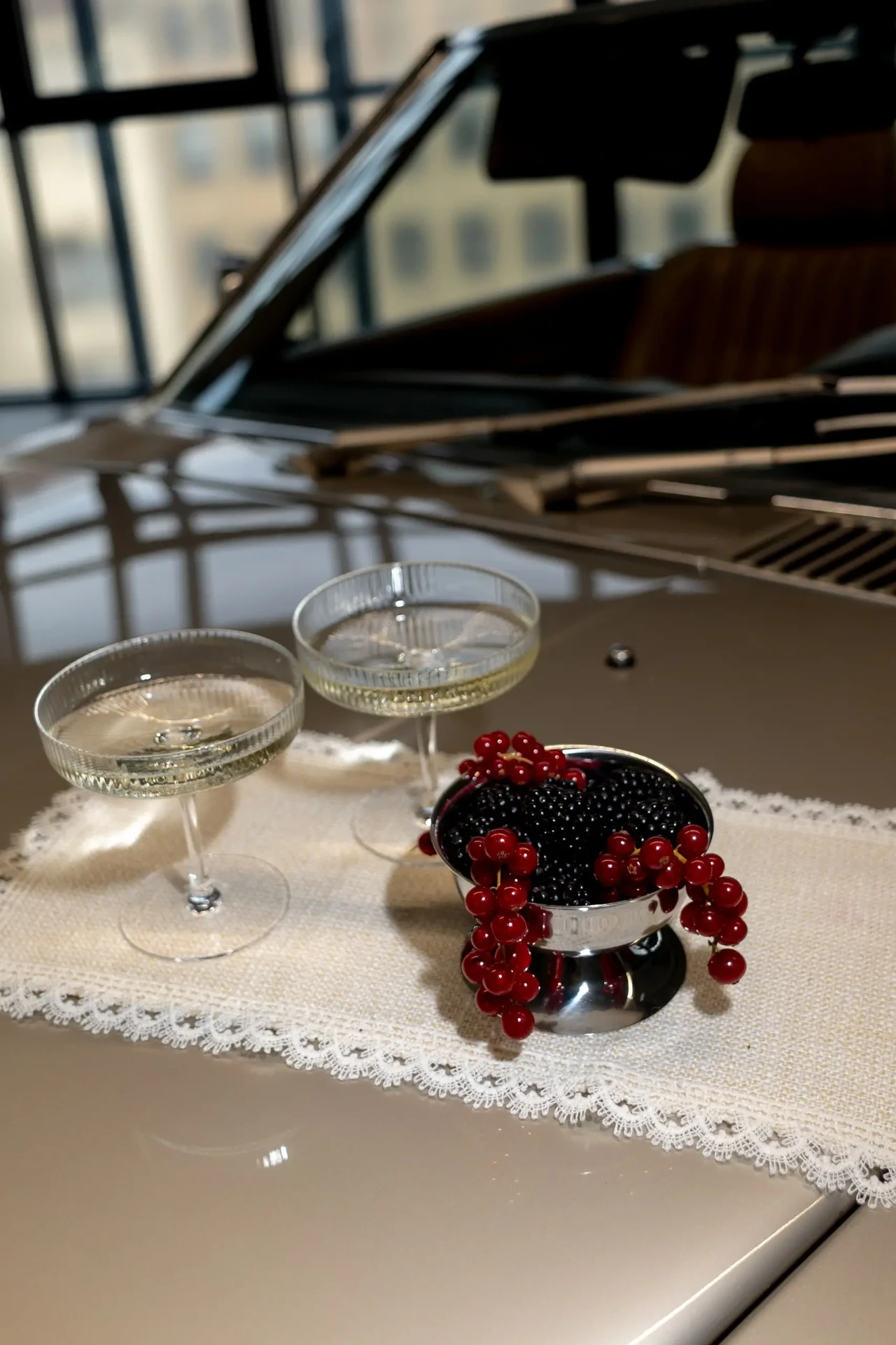 Small dishes and drinks on a table